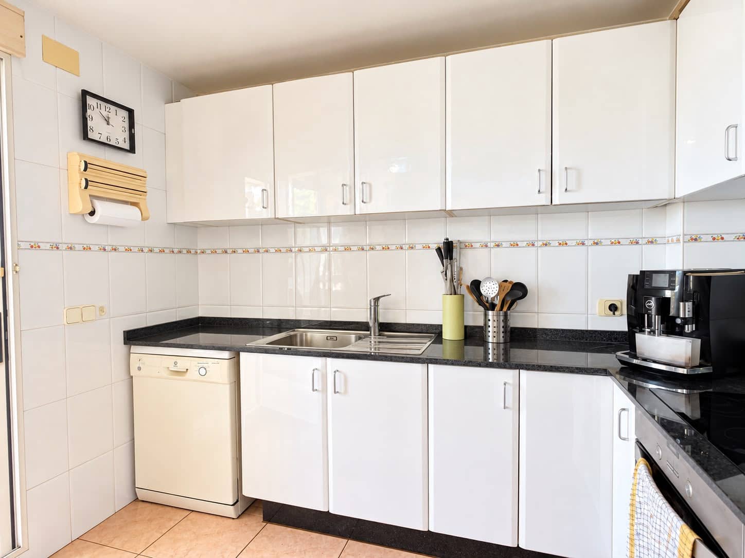 2 bedroom Apartment for sale in Denia with pool garage - € 270,000 (Ref: 10076824)