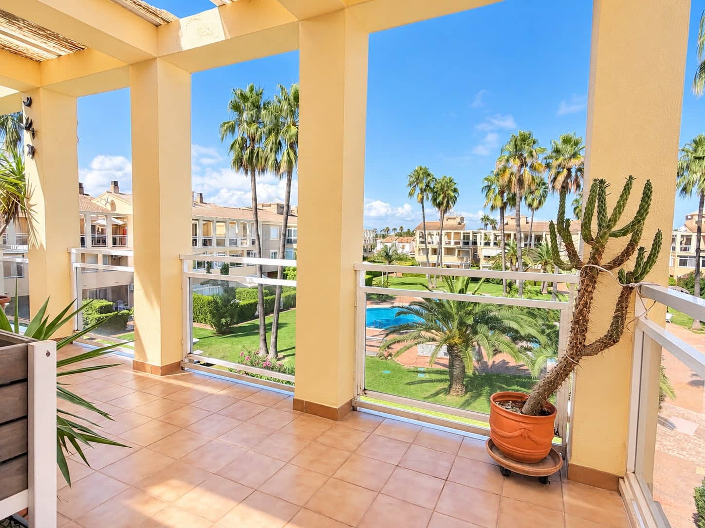 2 bedroom Apartment for sale in Denia with pool garage - € 270,000 (Ref: 10076824)