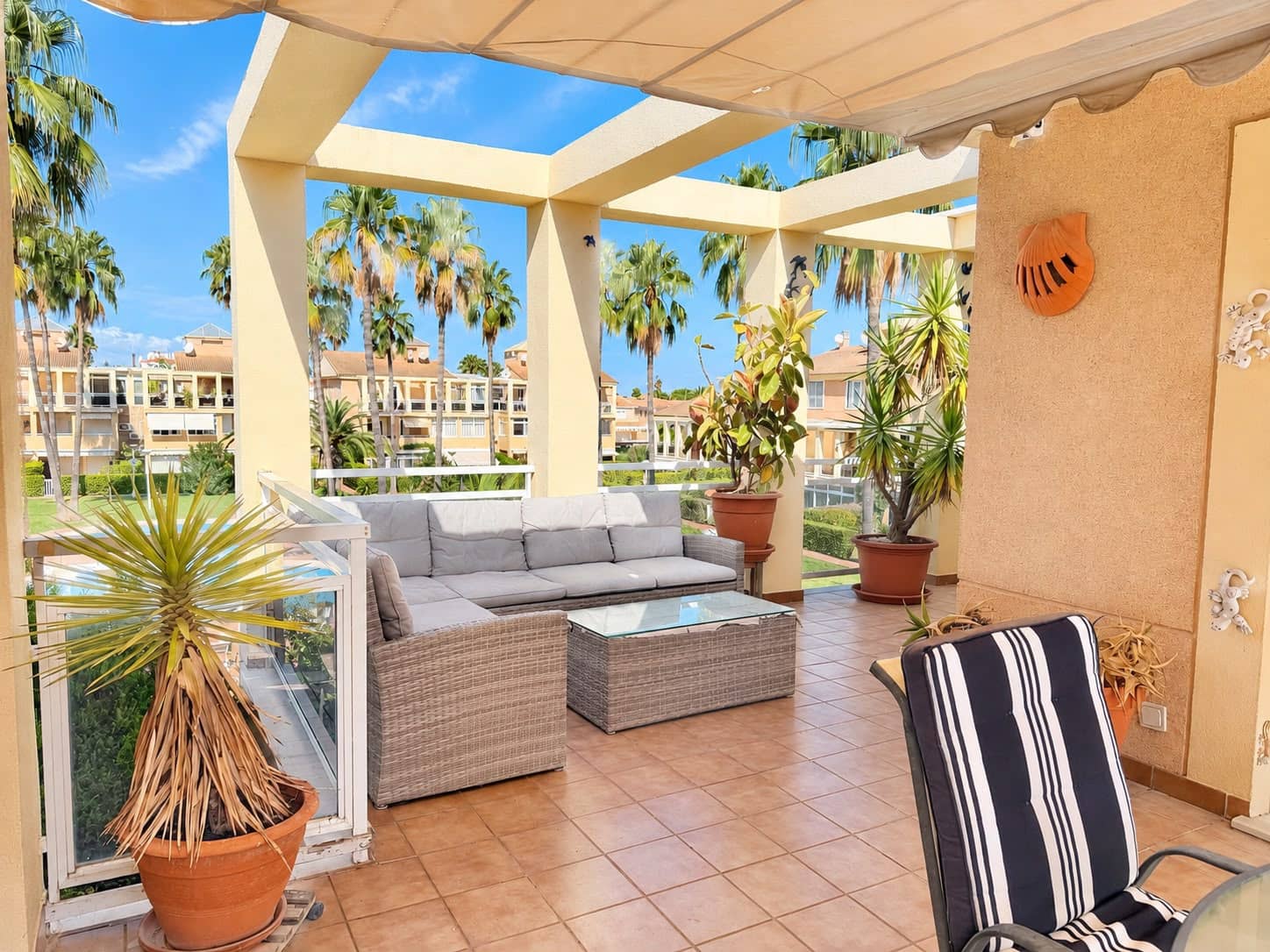 2 bedroom Apartment for sale in Denia with pool garage - € 270,000 (Ref: 10076824)
