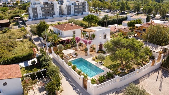 3 soveværelse Villa til salg i Dénia med garage - € 540.000 (Ref: 10080059)