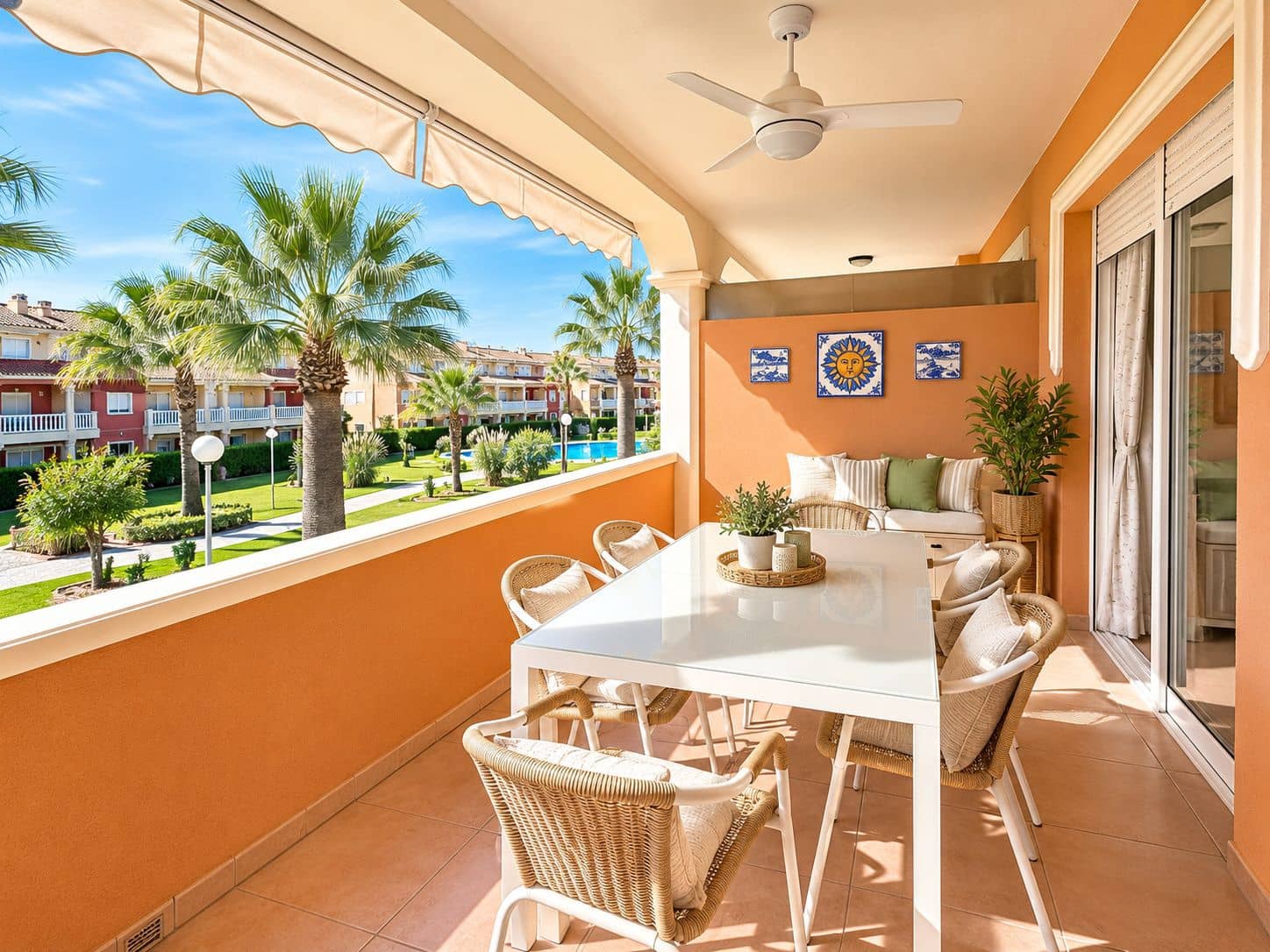 2 bedroom Apartment for sale in Denia with pool garage - € 299,000 (Ref: 10160094)