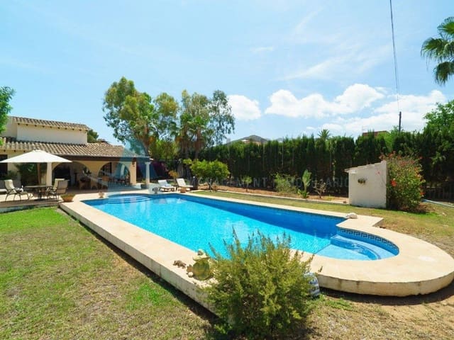3 Zimmer Villa zu verkaufen in Centro Urbano, Dénia - 715.000 € (Ref: 7875492)