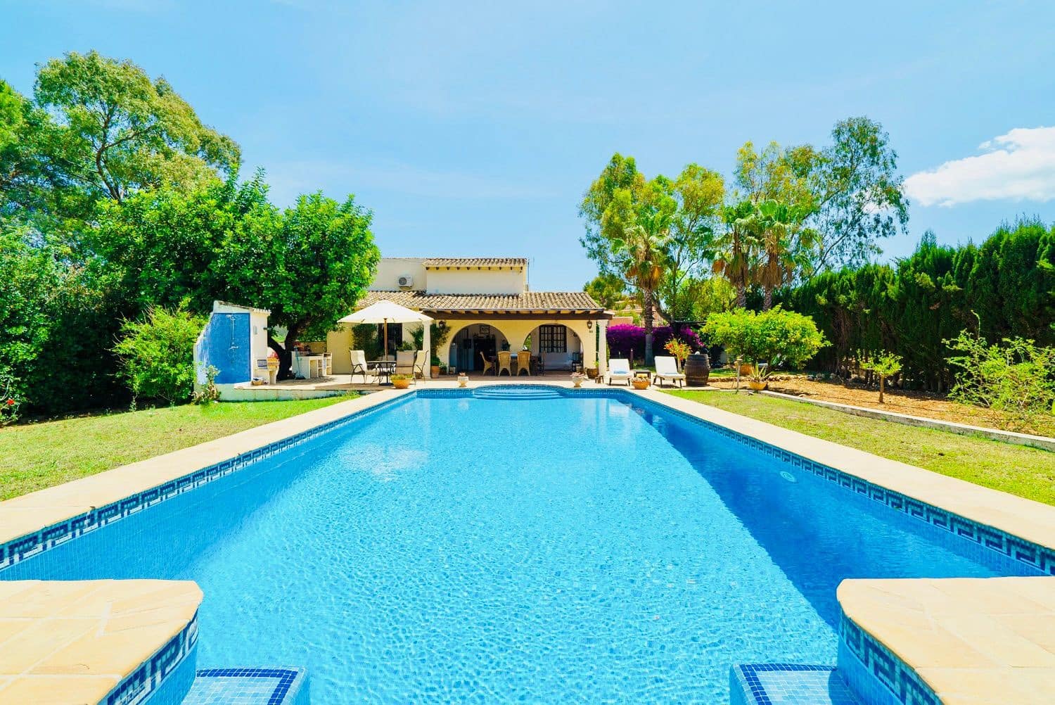 Chalet de 3 habitaciones en Dénia en venta con piscina garaje - 715.000 € (Ref: 7875492)