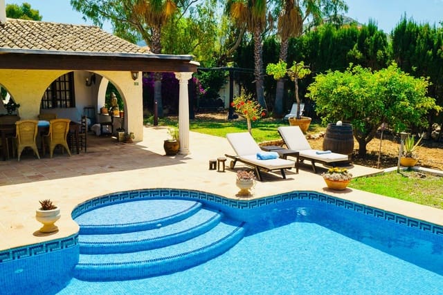 3 makuuhuone Huvila myytävänä paikassa Dénia mukana uima-altaan 
autotalli - 715 000 € (Ref: 7875492)