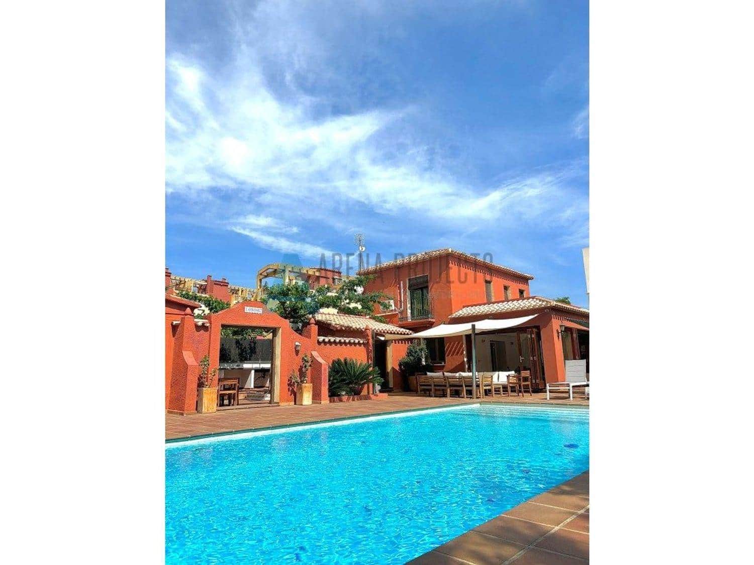 5 bedroom Villa for sale in Denia with pool - € 1,050,000 (Ref: 7935811)