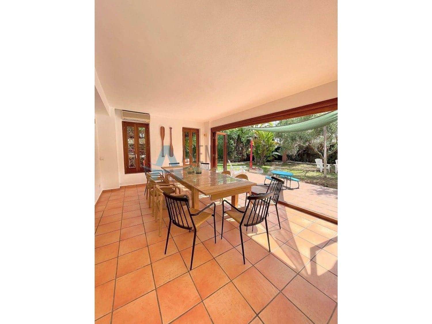 5 bedroom Villa for sale in Denia with pool - € 1,050,000 (Ref: 7935811)