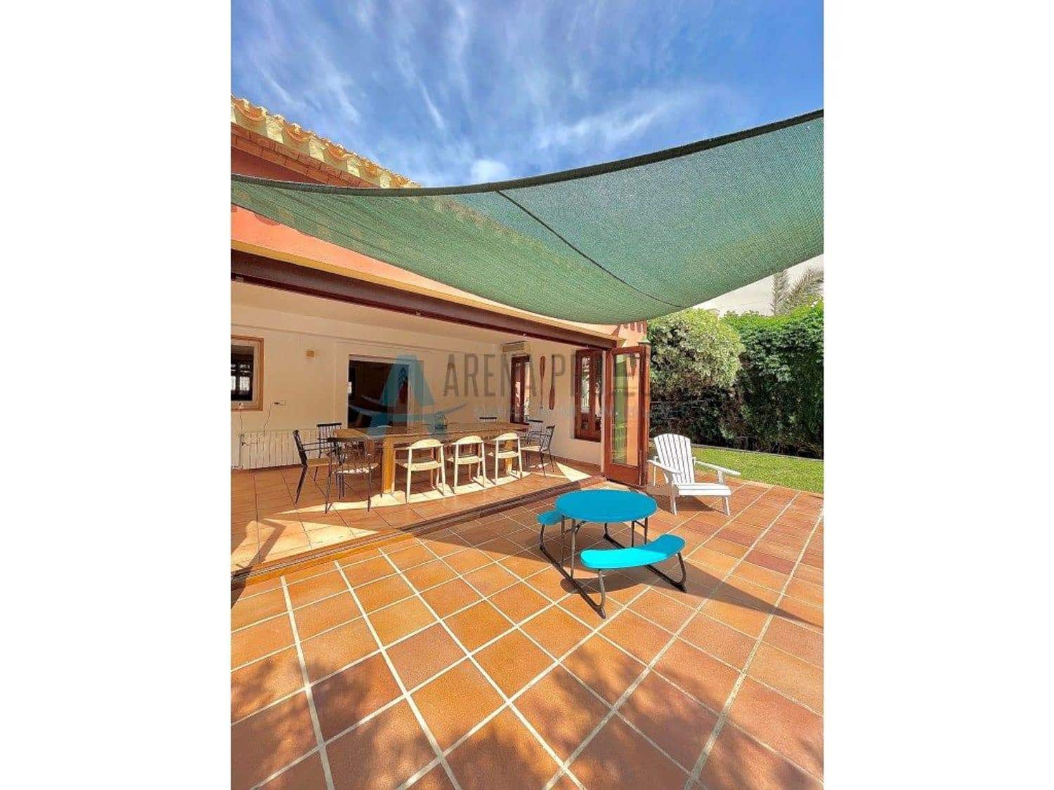 5 bedroom Villa for sale in Denia with pool - € 1,050,000 (Ref: 7935811)