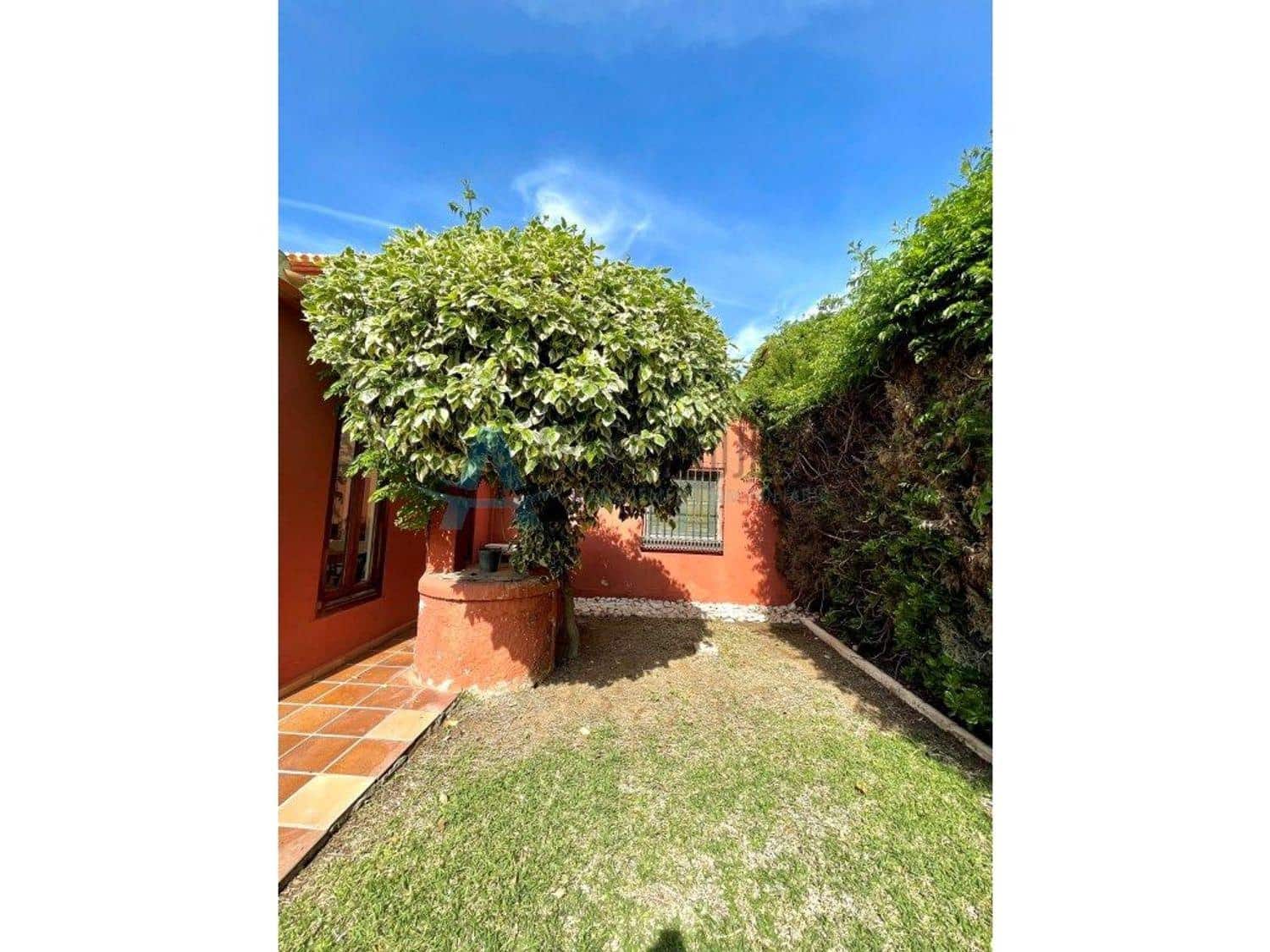 5 bedroom Villa for sale in Denia with pool - € 1,050,000 (Ref: 7935811)