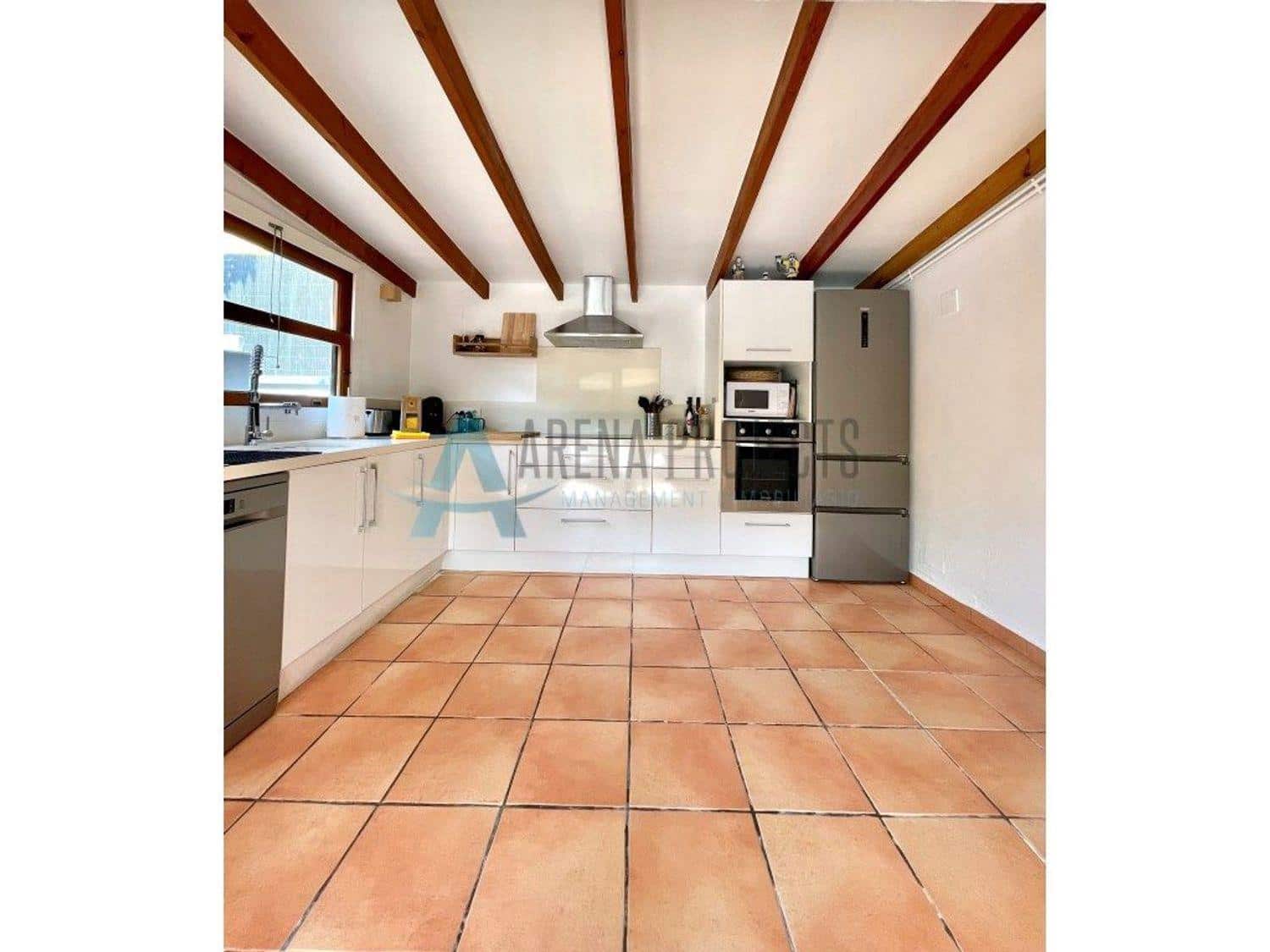 5 bedroom Villa for sale in Denia with pool - € 1,050,000 (Ref: 7935811)