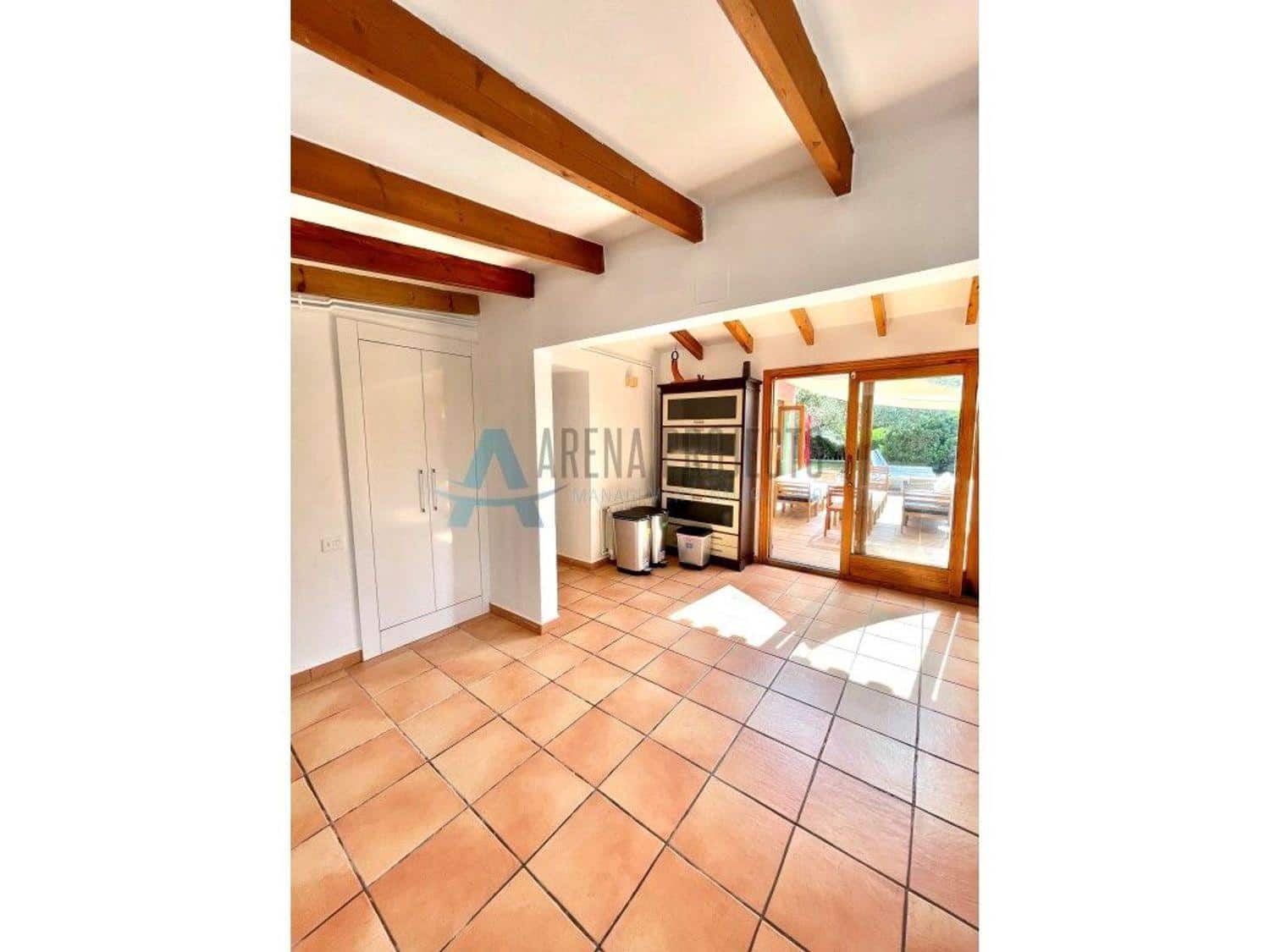 5 bedroom Villa for sale in Denia with pool - € 1,050,000 (Ref: 7935811)