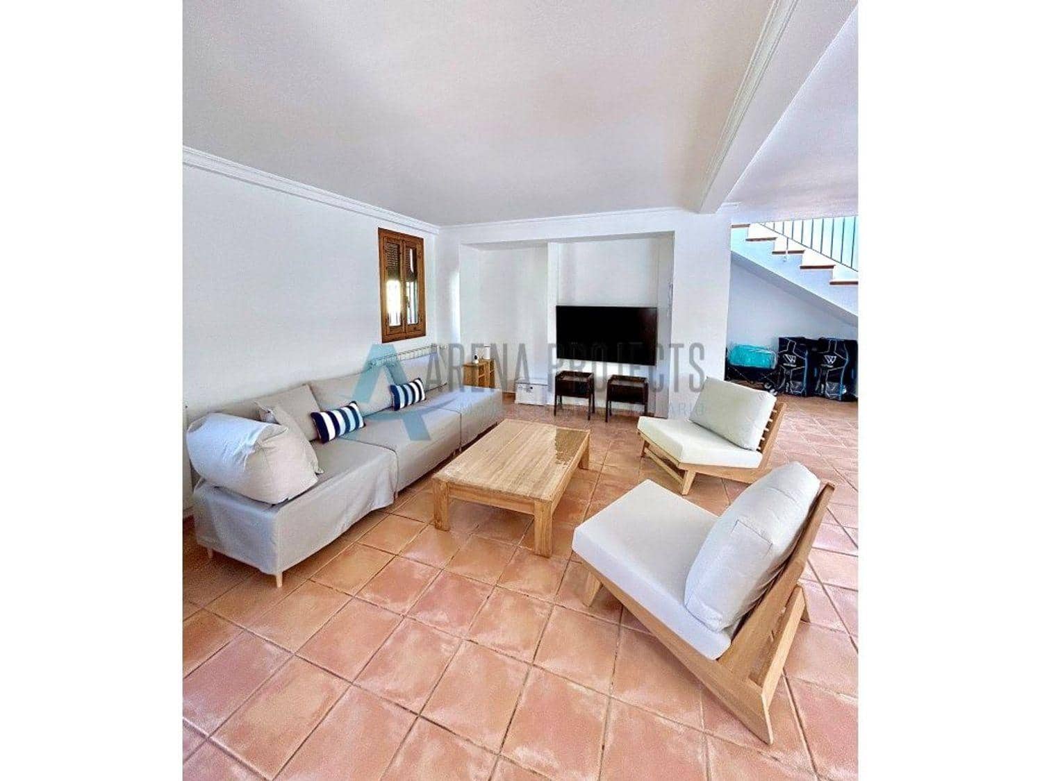 5 bedroom Villa for sale in Denia with pool - € 1,050,000 (Ref: 7935811)