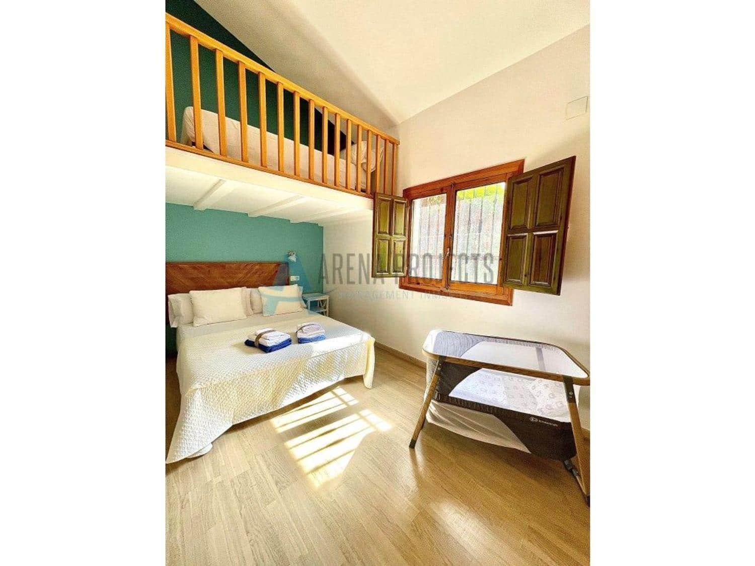 5 bedroom Villa for sale in Denia with pool - € 1,050,000 (Ref: 7935811)