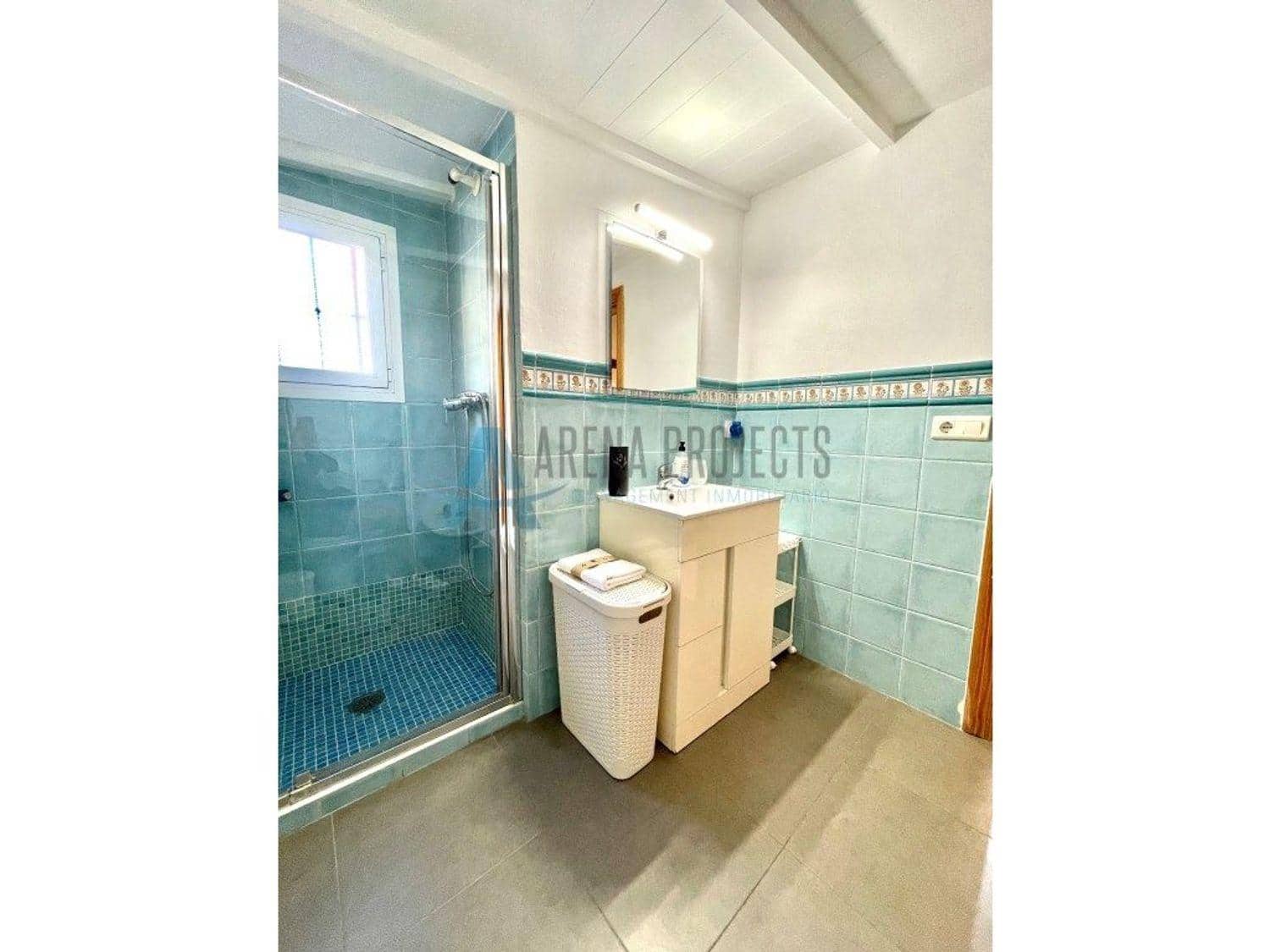 5 bedroom Villa for sale in Denia with pool - € 1,050,000 (Ref: 7935811)