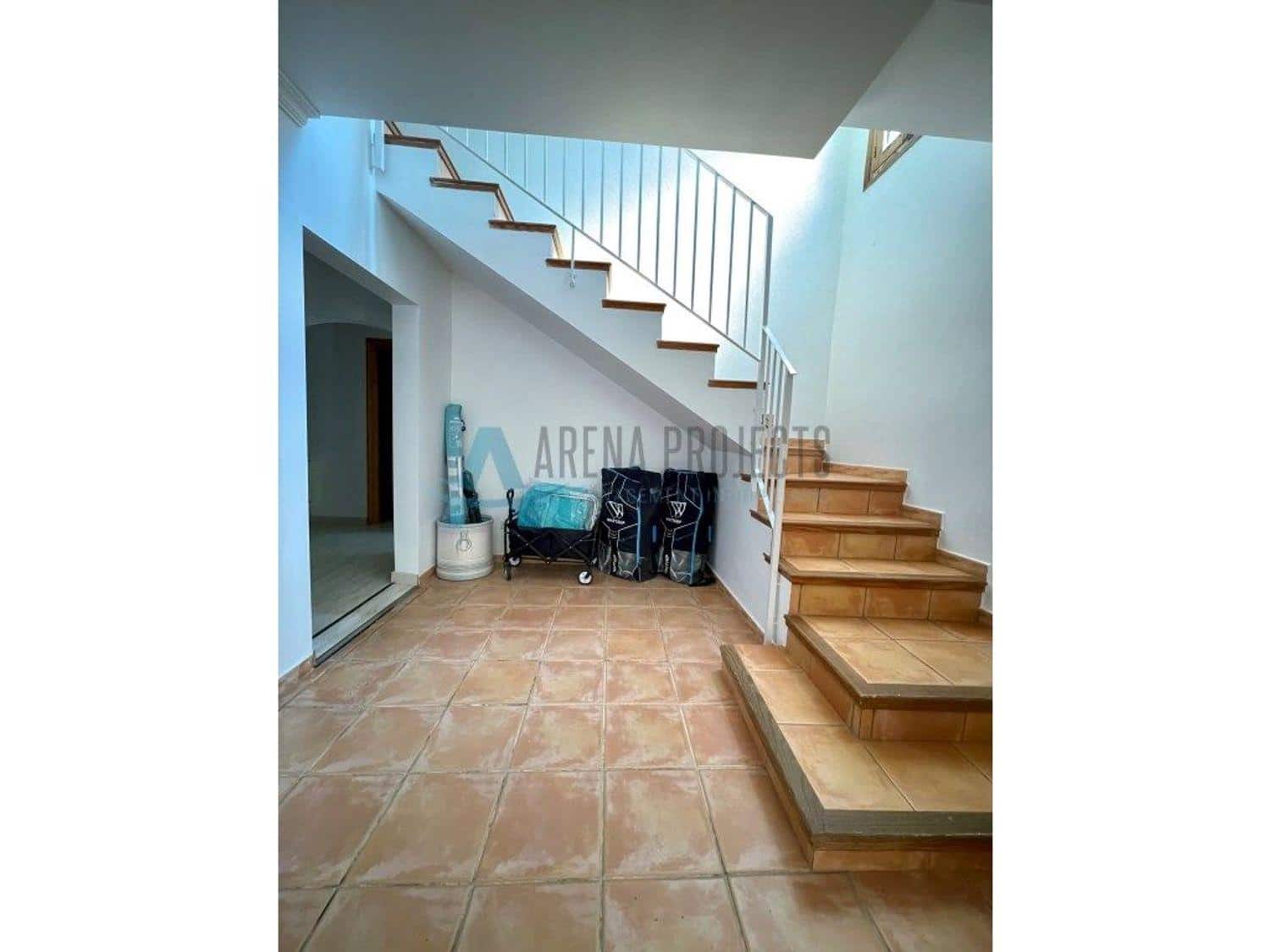 5 bedroom Villa for sale in Denia with pool - € 1,050,000 (Ref: 7935811)