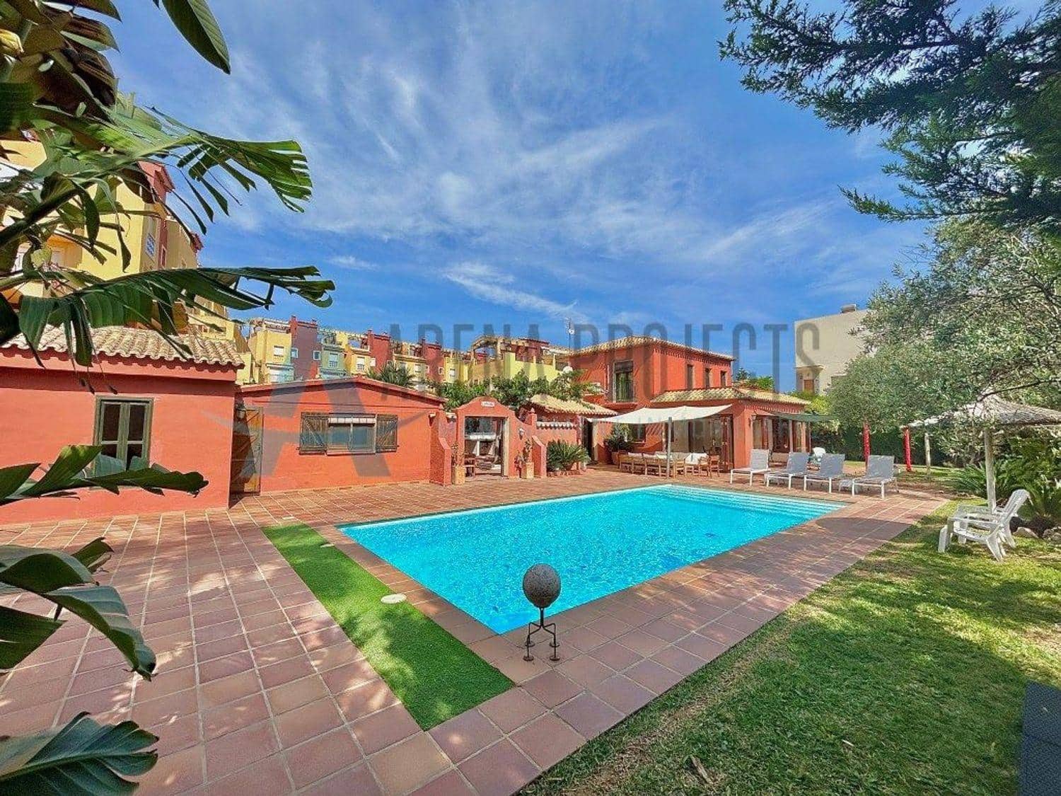 5 bedroom Villa for sale in Denia with pool - € 1,050,000 (Ref: 7935811)