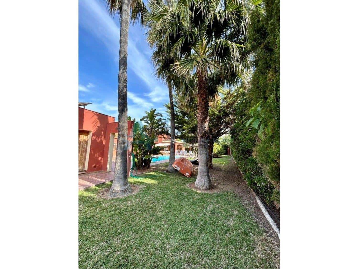 5 bedroom Villa for sale in Denia with pool - € 1,050,000 (Ref: 7935811)