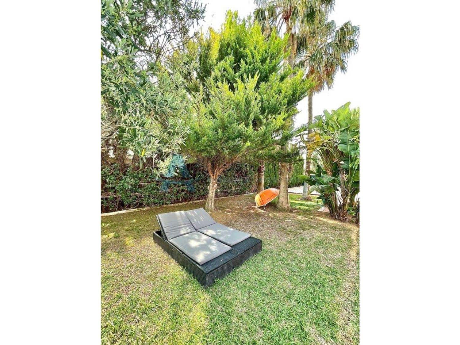 5 bedroom Villa for sale in Denia with pool - € 1,050,000 (Ref: 7935811)