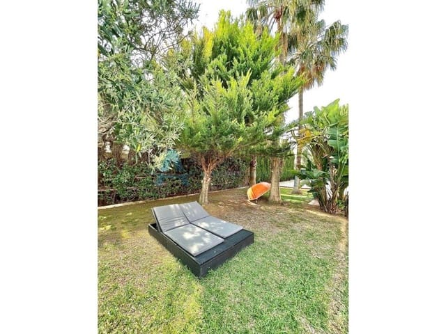 5 bedroom Villa for sale in Dénia with pool - € 1,050,000 (Ref: 7935811)