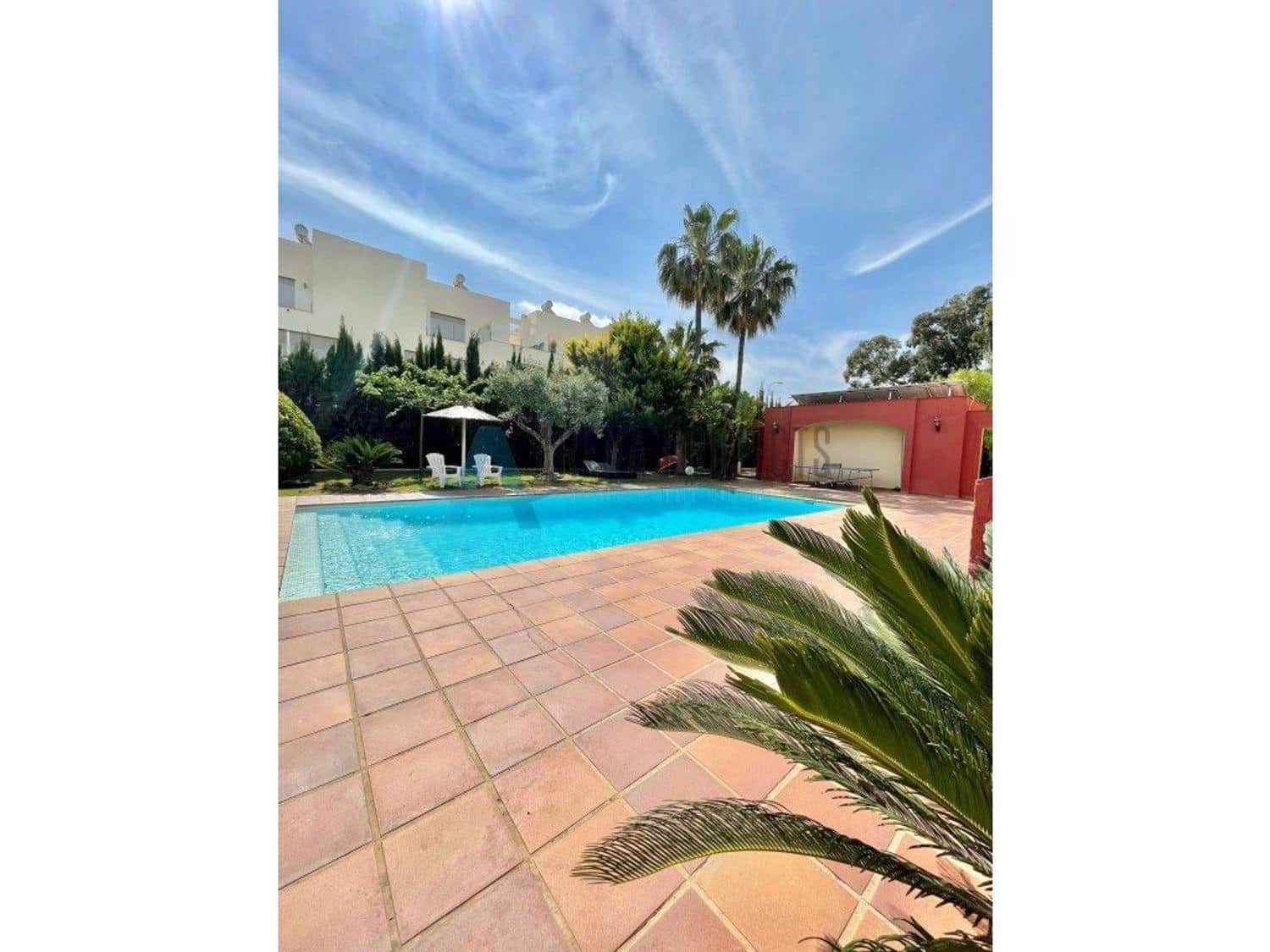 5 bedroom Villa for sale in Denia with pool - € 1,050,000 (Ref: 7935811)