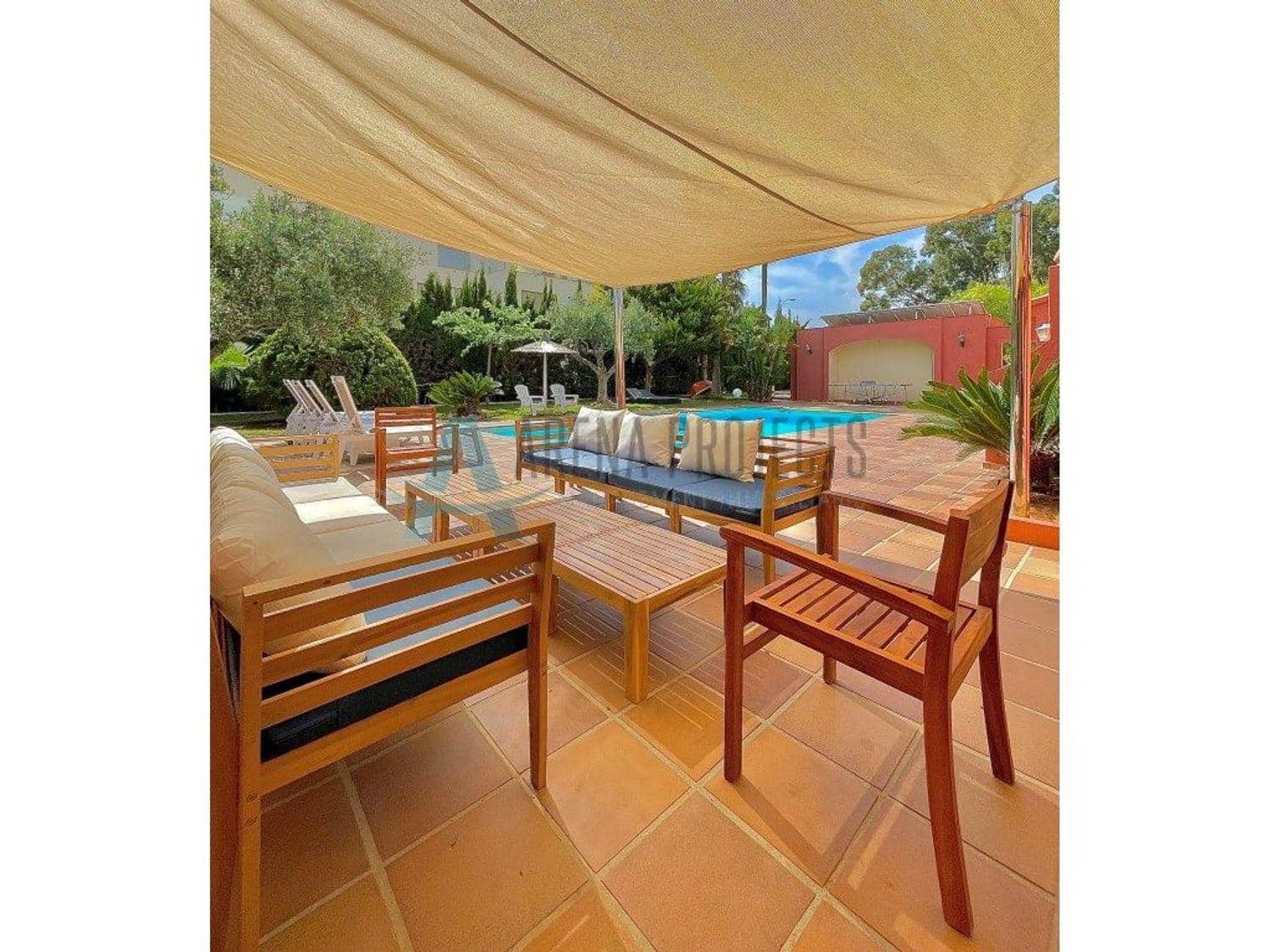 5 bedroom Villa for sale in Denia with pool - € 1,050,000 (Ref: 7935811)