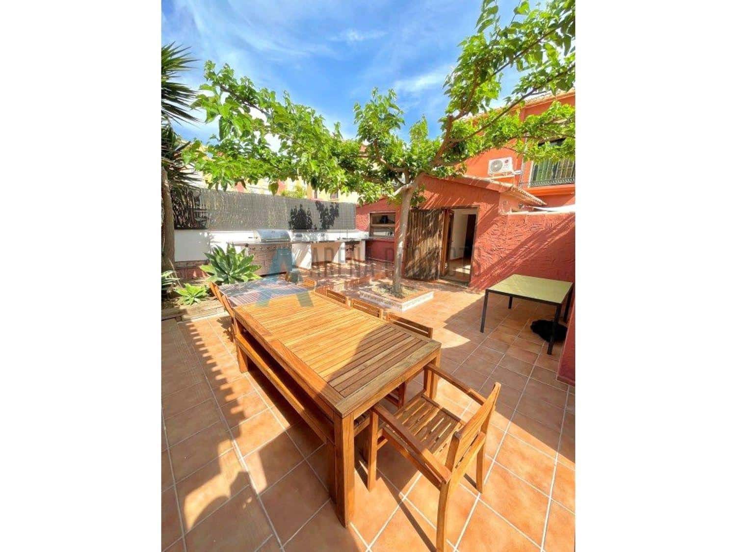 5 bedroom Villa for sale in Denia with pool - € 1,050,000 (Ref: 7935811)