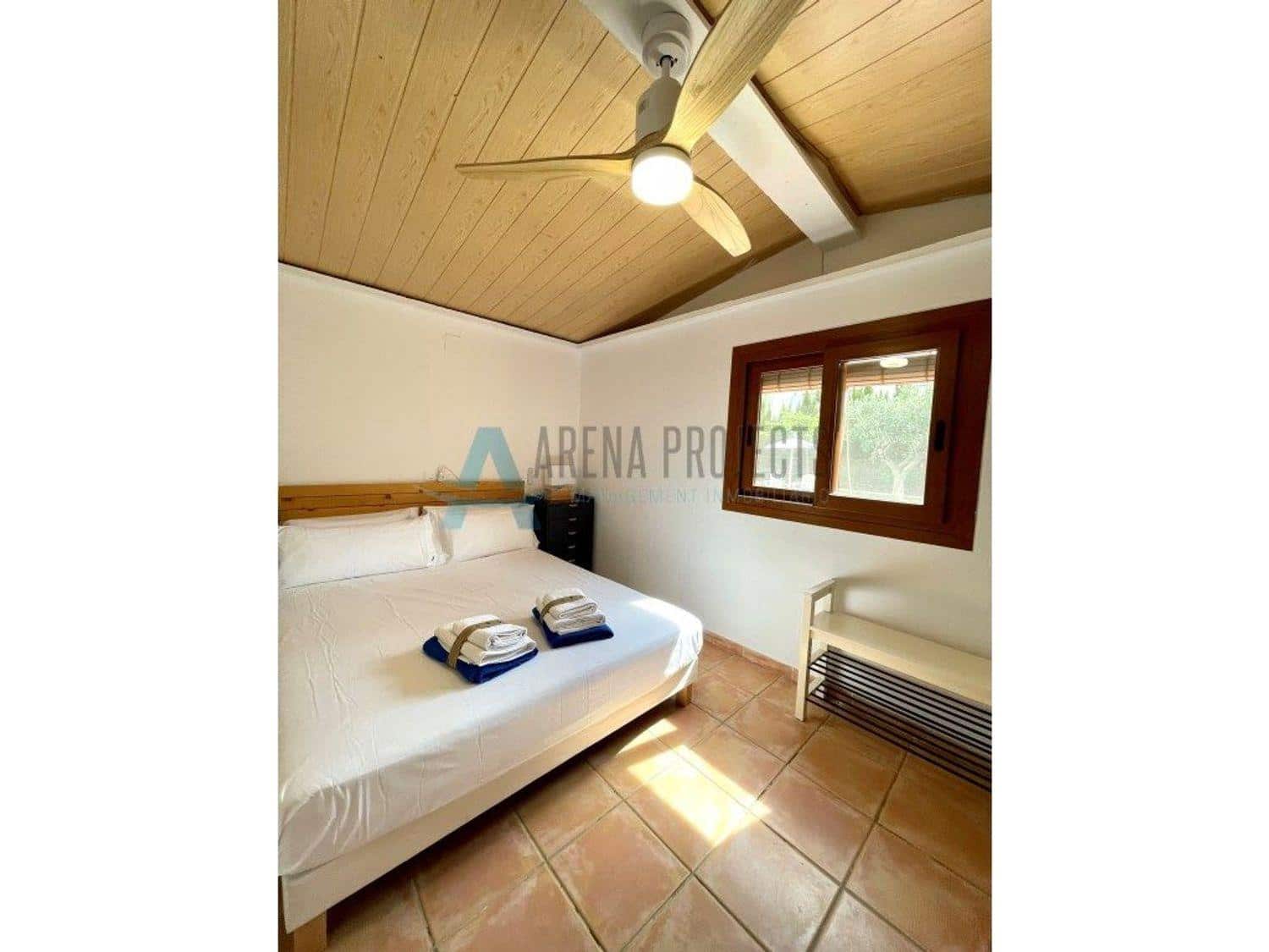 5 bedroom Villa for sale in Denia with pool - € 1,050,000 (Ref: 7935811)