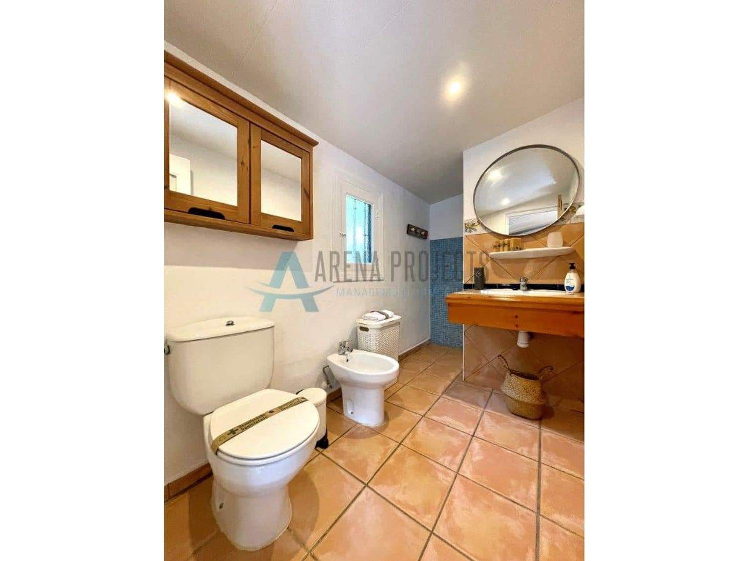 5 bedroom Villa for sale in Denia with pool - € 1,050,000 (Ref: 7935811)