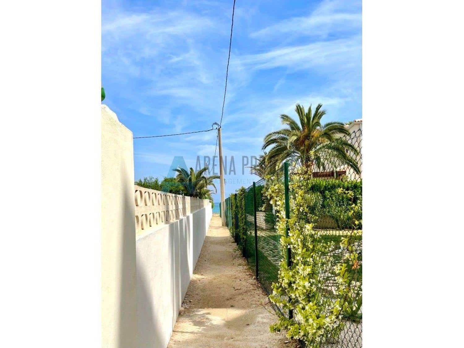 5 bedroom Villa for sale in Denia with pool - € 1,050,000 (Ref: 7935811)