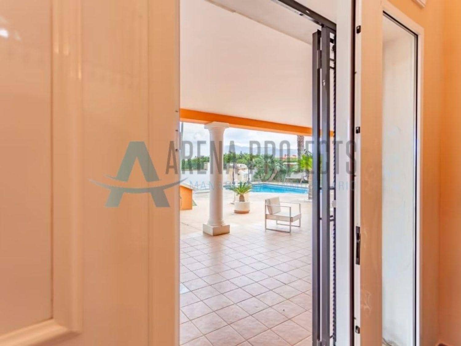 4 bedroom Villa for sale in Denia - € 749,000 (Ref: 8324850)