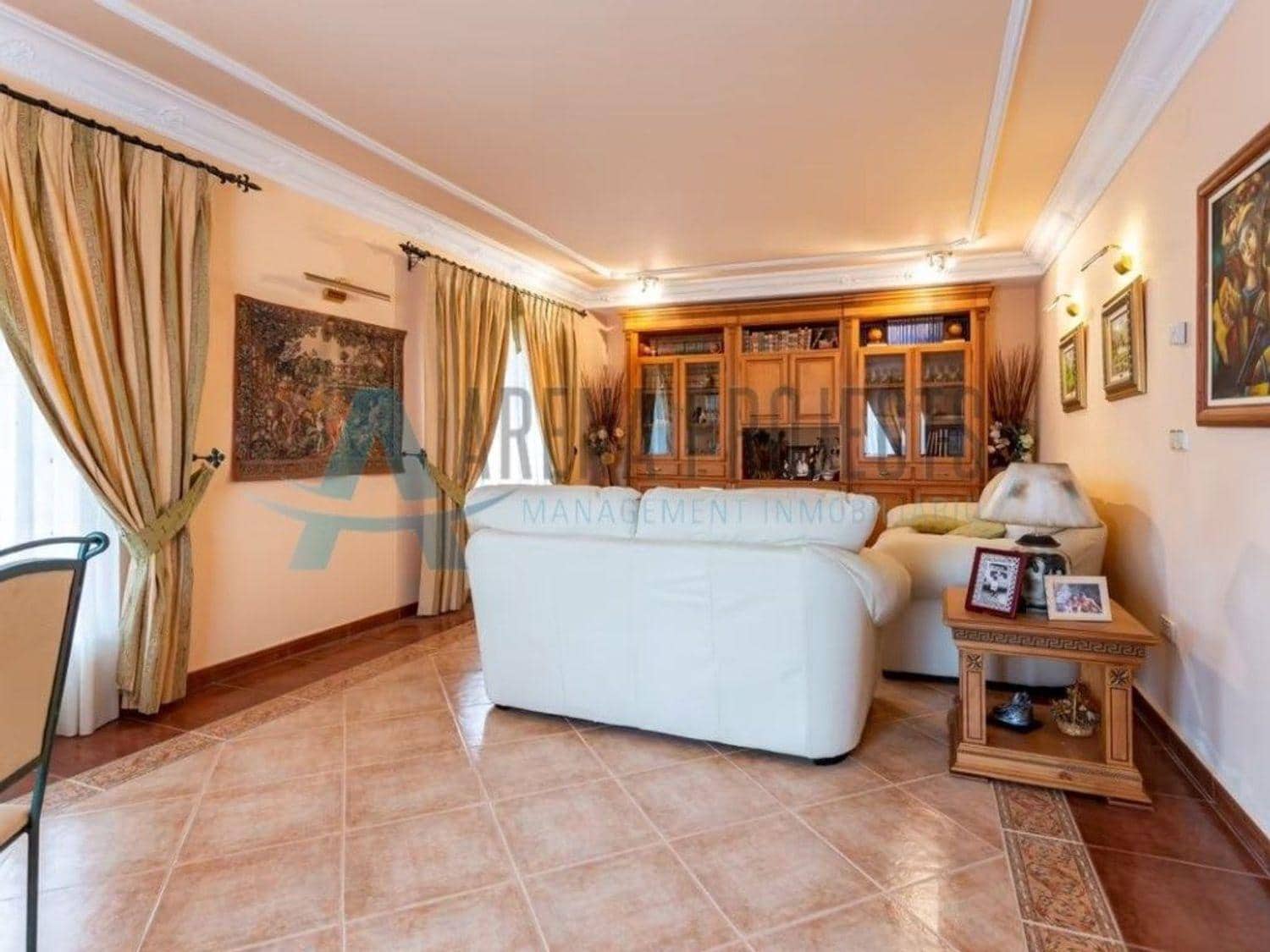 4 bedroom Villa for sale in Denia - € 749,000 (Ref: 8324850)