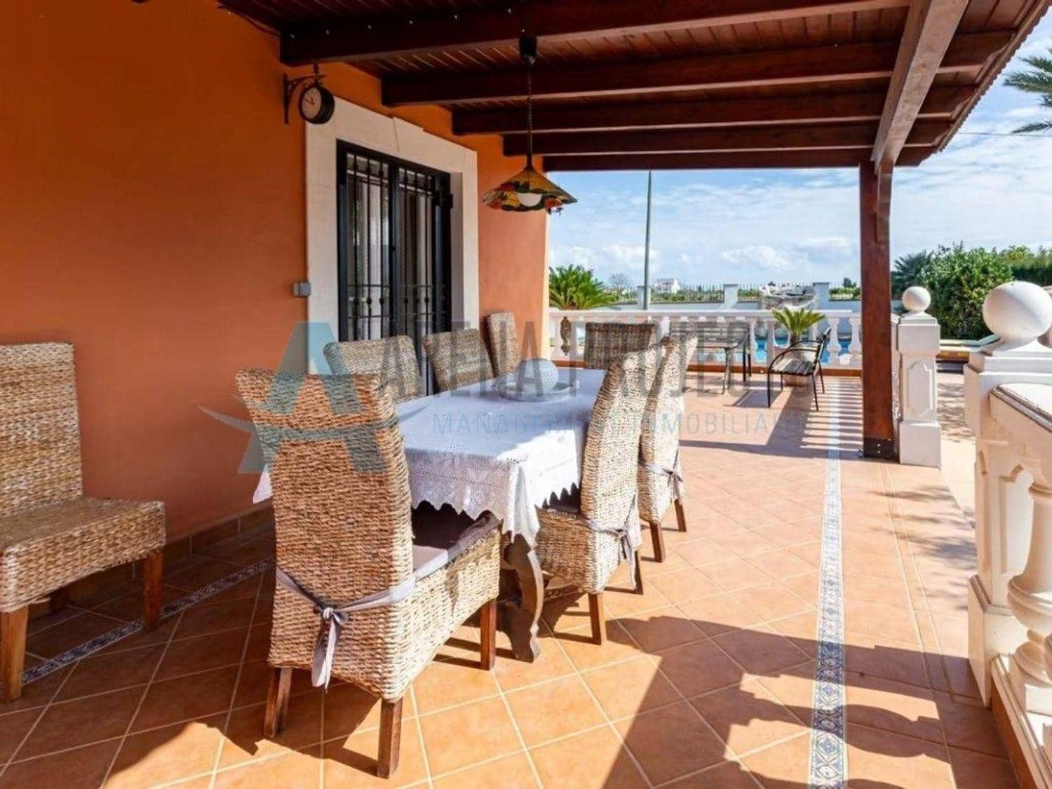4 bedroom Villa for sale in Denia - € 749,000 (Ref: 8324850)