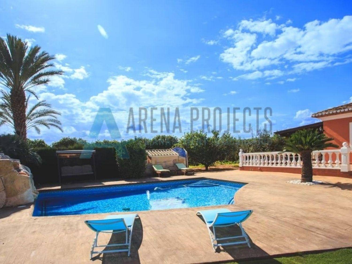 4 bedroom Villa for sale in Denia - € 749,000 (Ref: 8324850)