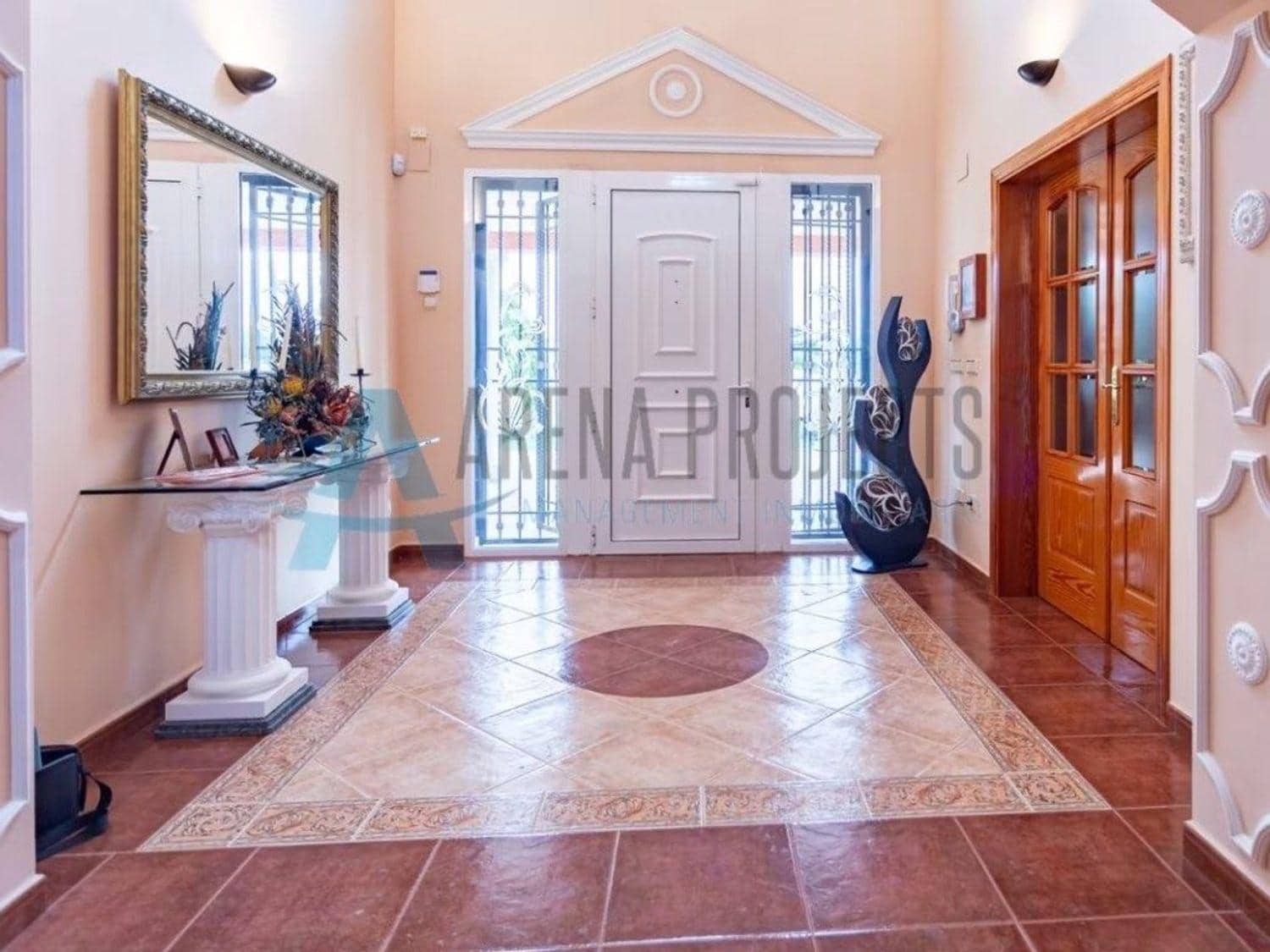 4 bedroom Villa for sale in Denia - € 749,000 (Ref: 8324850)