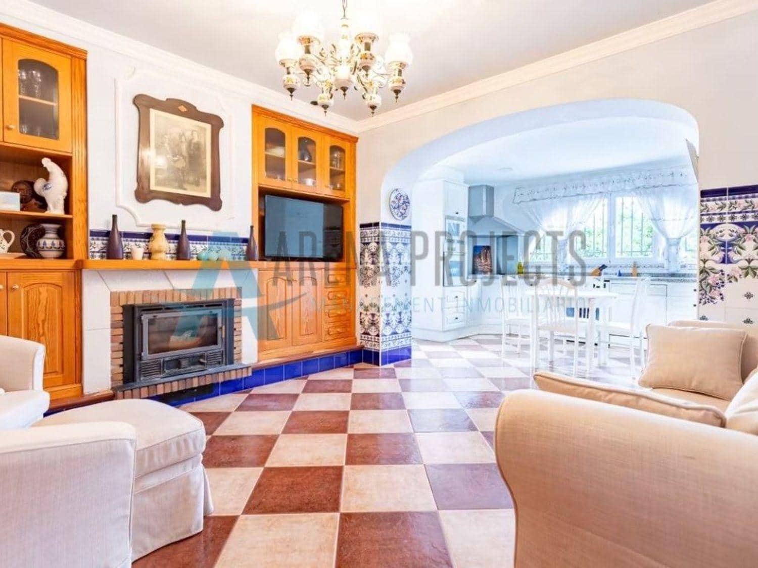 4 bedroom Villa for sale in Denia - € 749,000 (Ref: 8324850)