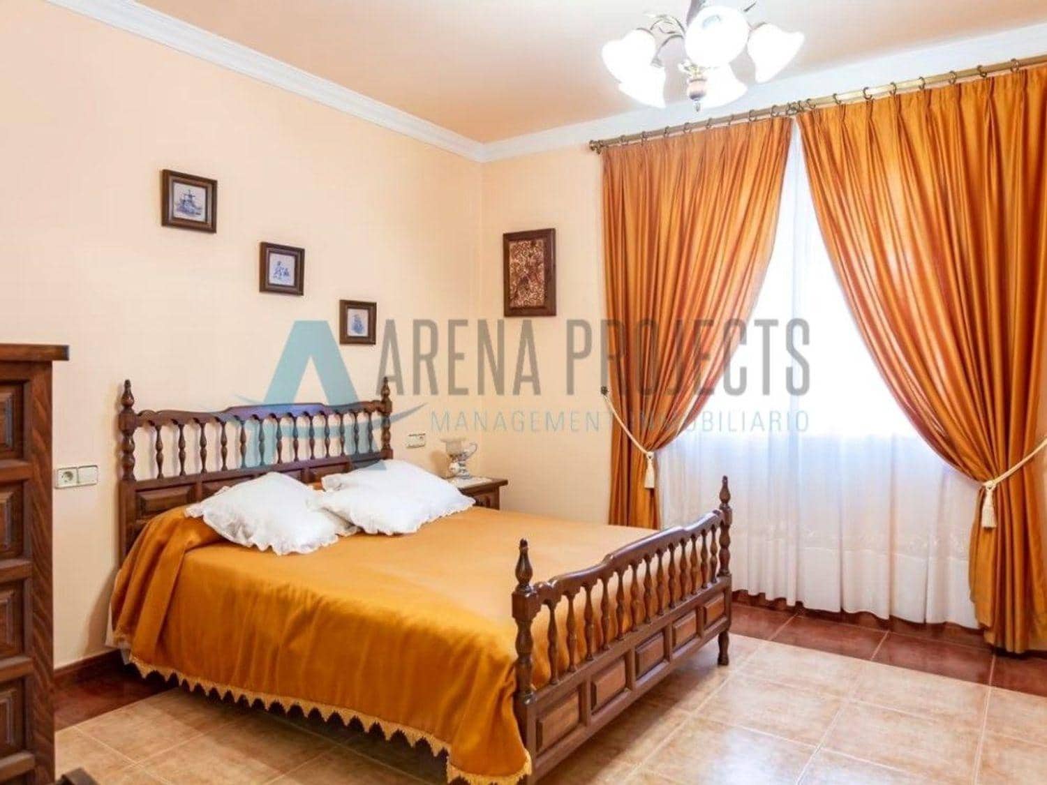 4 bedroom Villa for sale in Denia - € 749,000 (Ref: 8324850)