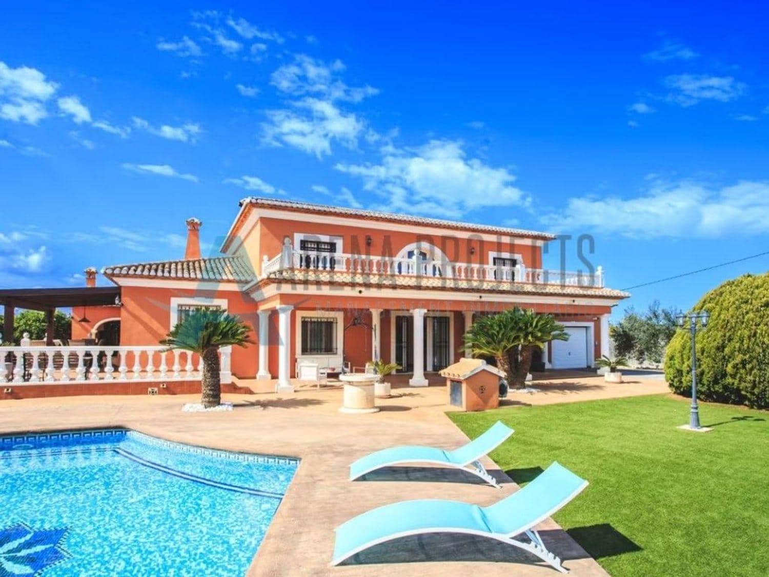 4 bedroom Villa for sale in Denia - € 749,000 (Ref: 8324850)