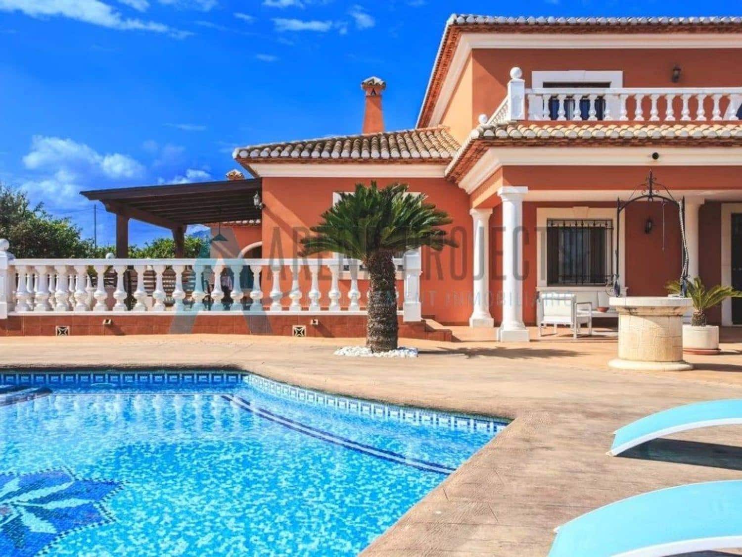 4 bedroom Villa for sale in Denia - € 749,000 (Ref: 8324850)