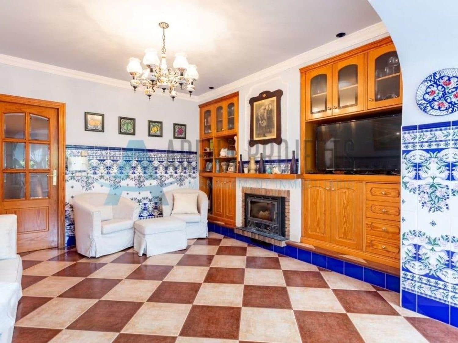 4 bedroom Villa for sale in Denia - € 749,000 (Ref: 8324850)