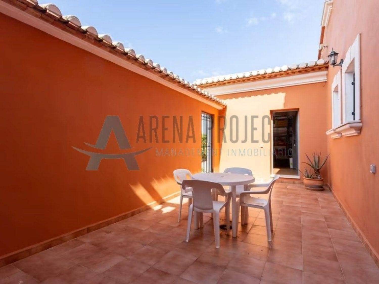 4 bedroom Villa for sale in Denia - € 749,000 (Ref: 8324850)