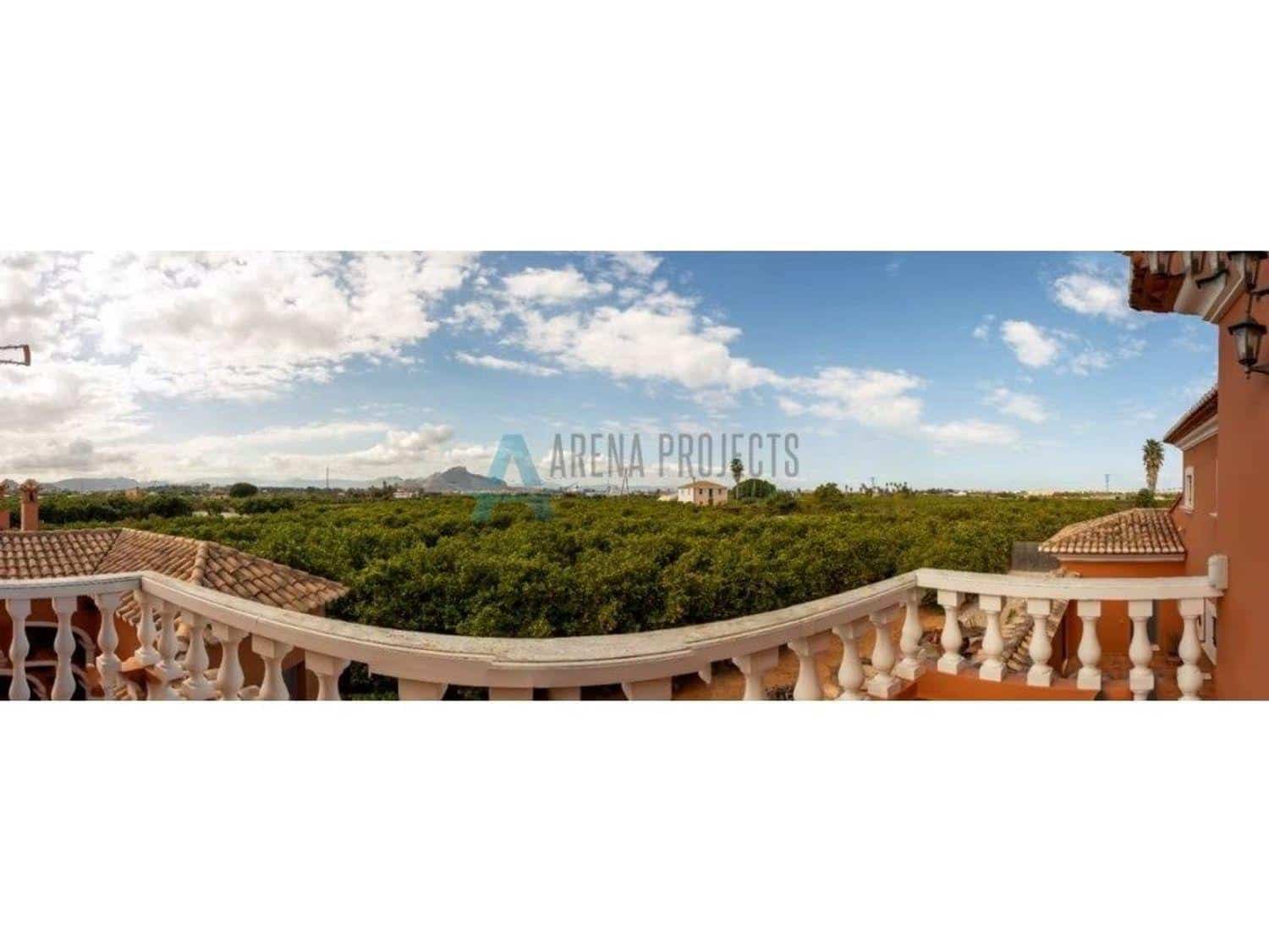 4 bedroom Villa for sale in Denia - € 749,000 (Ref: 8324850)