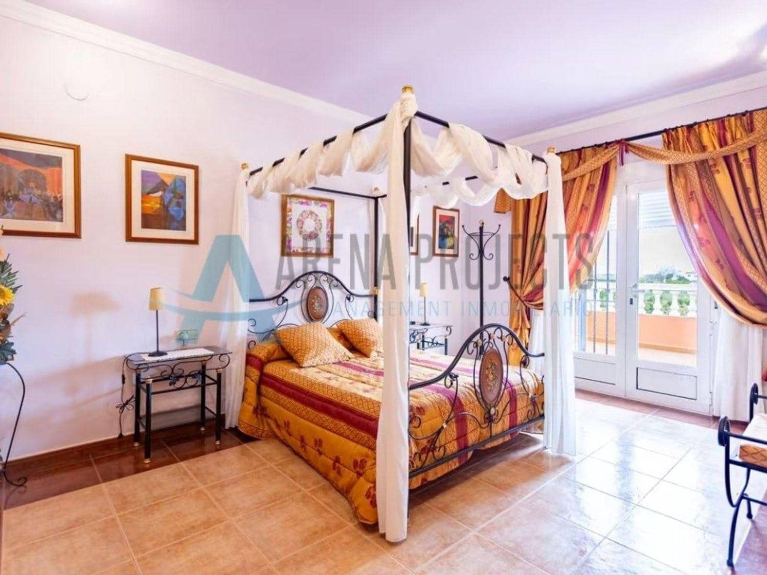 4 bedroom Villa for sale in Denia - € 749,000 (Ref: 8324850)