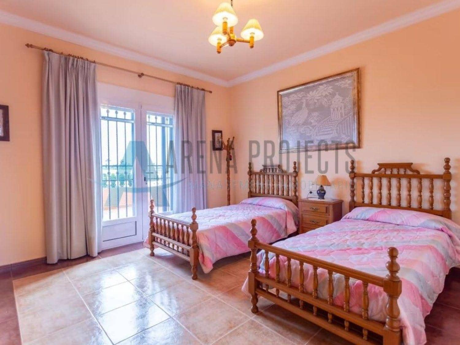 4 bedroom Villa for sale in Denia - € 749,000 (Ref: 8324850)