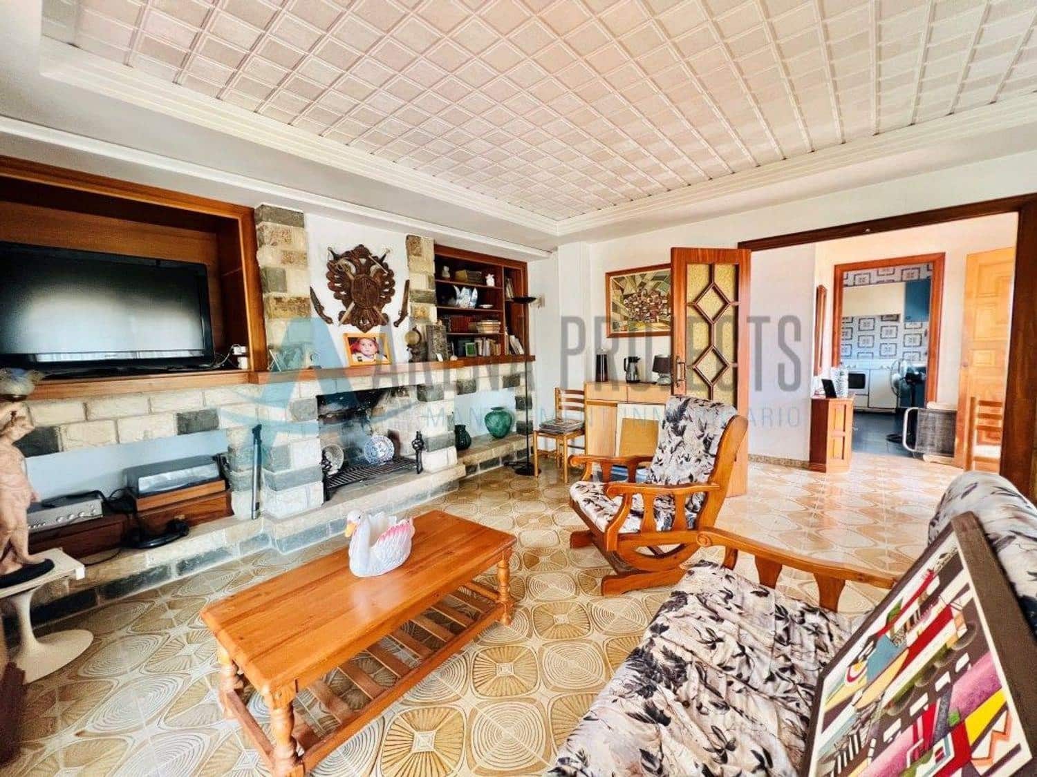 3 bedroom Villa for sale in Denia - € 510,000 (Ref: 8499007)