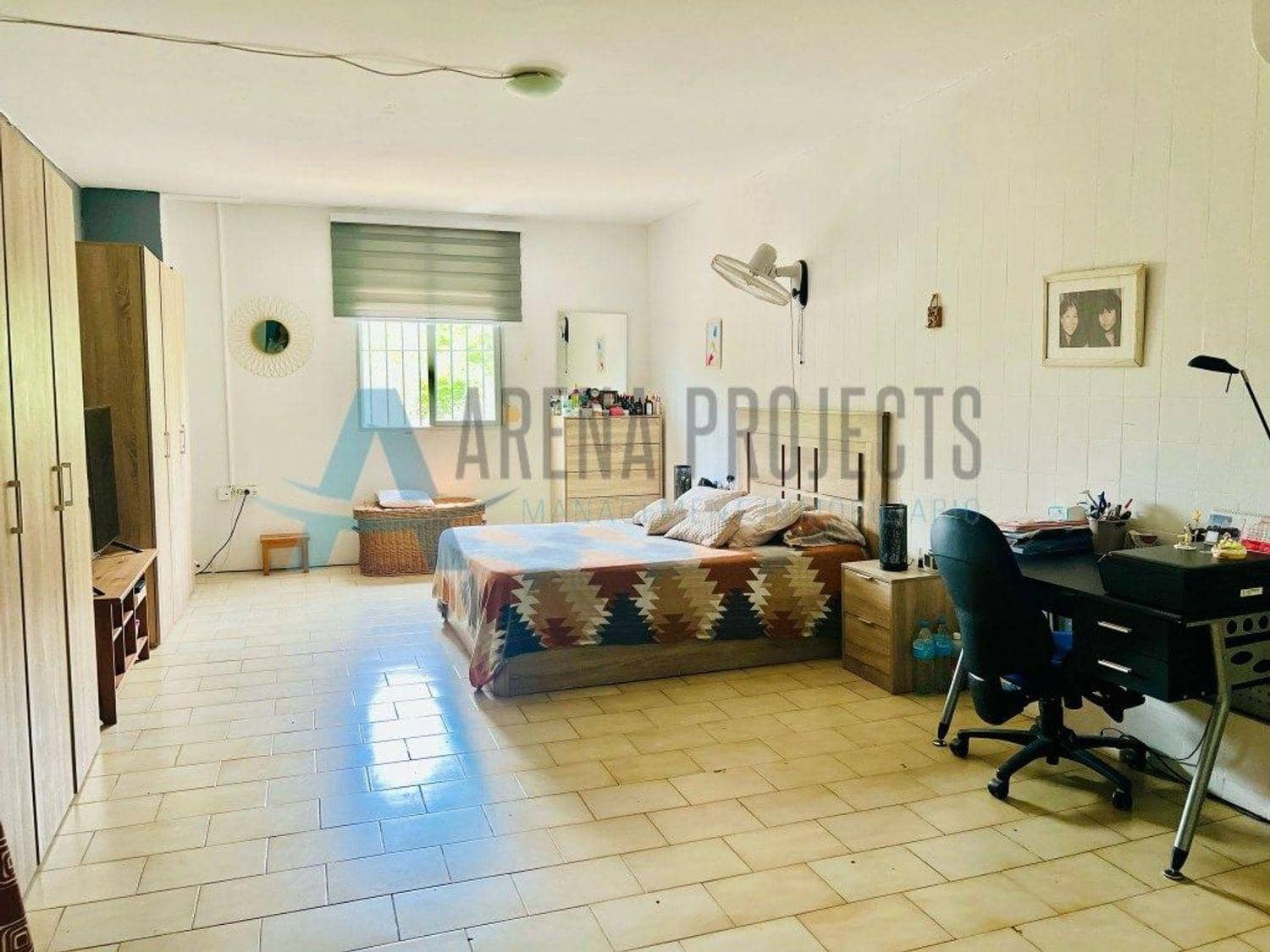 6 bedroom Villa for sale in Denia with garage - € 350,000 (Ref: 8907905)