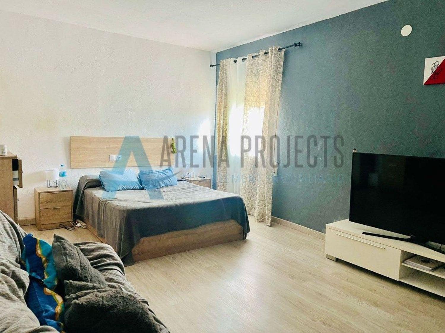 6 bedroom Villa for sale in Denia with garage - € 350,000 (Ref: 8907905)