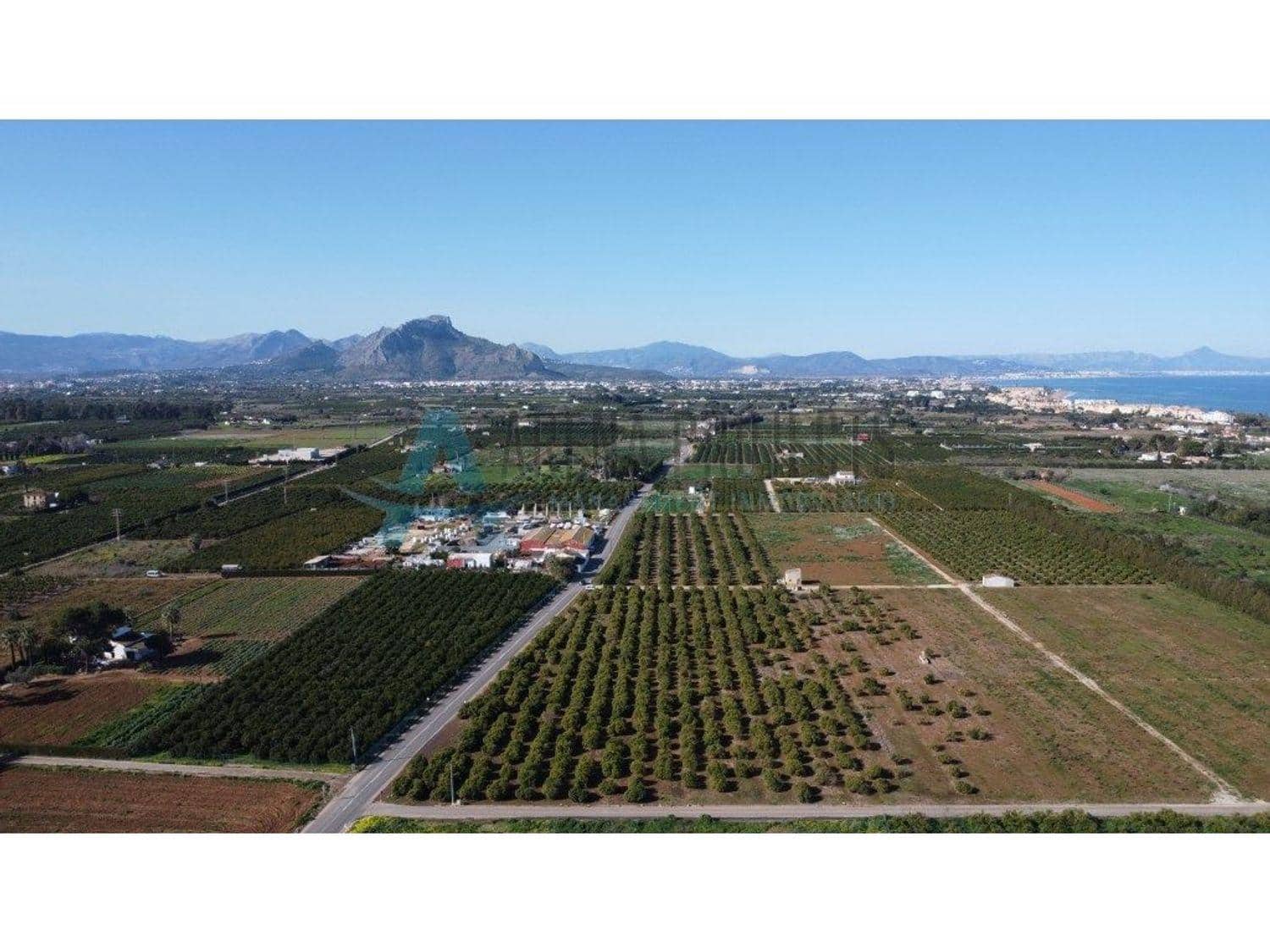 6 bedroom Villa for sale in Denia with garage - € 350,000 (Ref: 8907905)