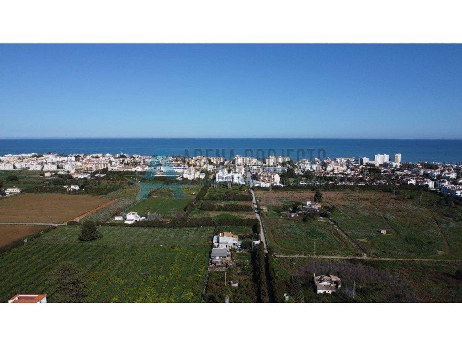 6 bedroom Villa for sale in Denia with garage - € 350,000 (Ref: 8907905)