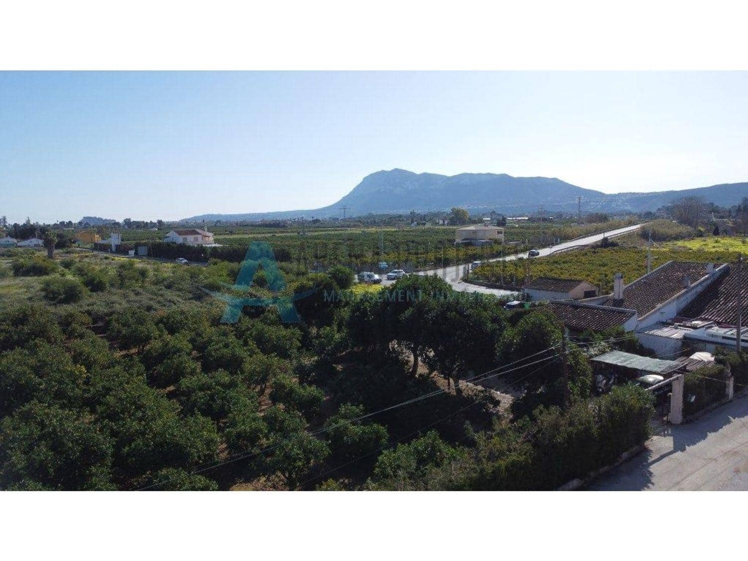 6 bedroom Villa for sale in Denia with garage - € 350,000 (Ref: 8907905)