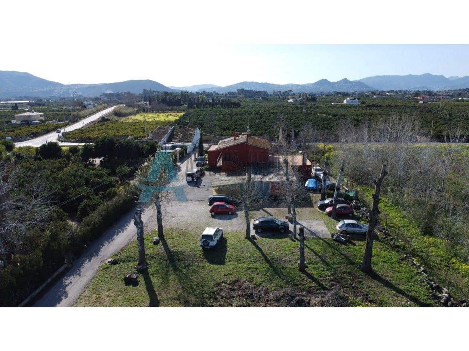 6 bedroom Villa for sale in Denia with garage - € 350,000 (Ref: 8907905)