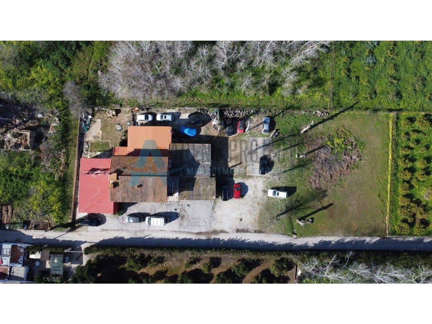 6 bedroom Villa for sale in Denia with garage - € 350,000 (Ref: 8907905)